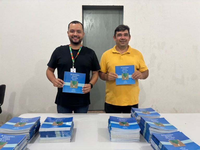 Secretaria-Executiva do CBH Litoral entrega cartilha “Gotinha Nossa de Cada Água” à Prefeitura de Uruburetama e escolas de Itapipoca