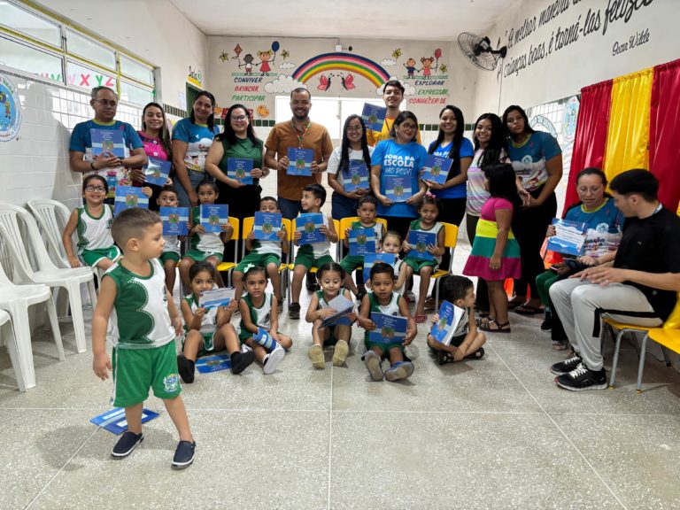 Secretaria-Executiva do CBH Litoral palestra sobre educação socioambiental em escolas de Irauçuba