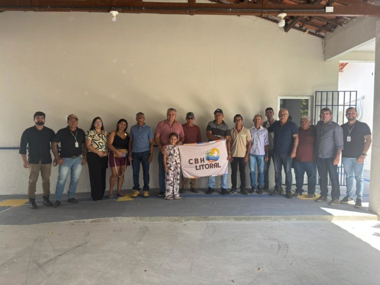 Usuários do açude Missi, em Amontada, acompanham a operação do reservatório