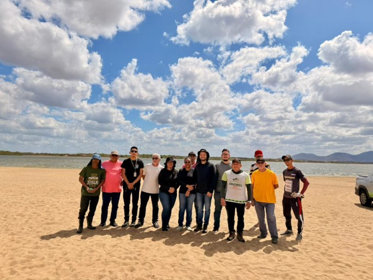 Secretaria-Executiva do CBH Litoral participa de mutirão de limpeza no entorno do açude Poço Verde, em Itapipoca
